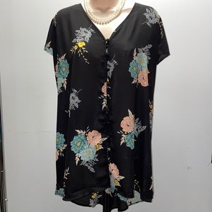 Torrid sz 3 sleeveless black with flowers top